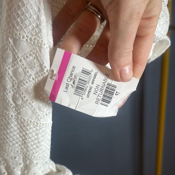 Alice + Olivia White Lace romper - Picture 3 of 8